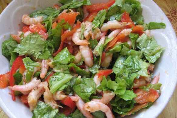 Salad seafood - piring cageur pikeun maranéhanana dina diet bébas gluten