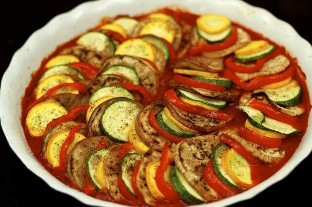 Nyiapkeun ratatouille pikeun diet Dukan